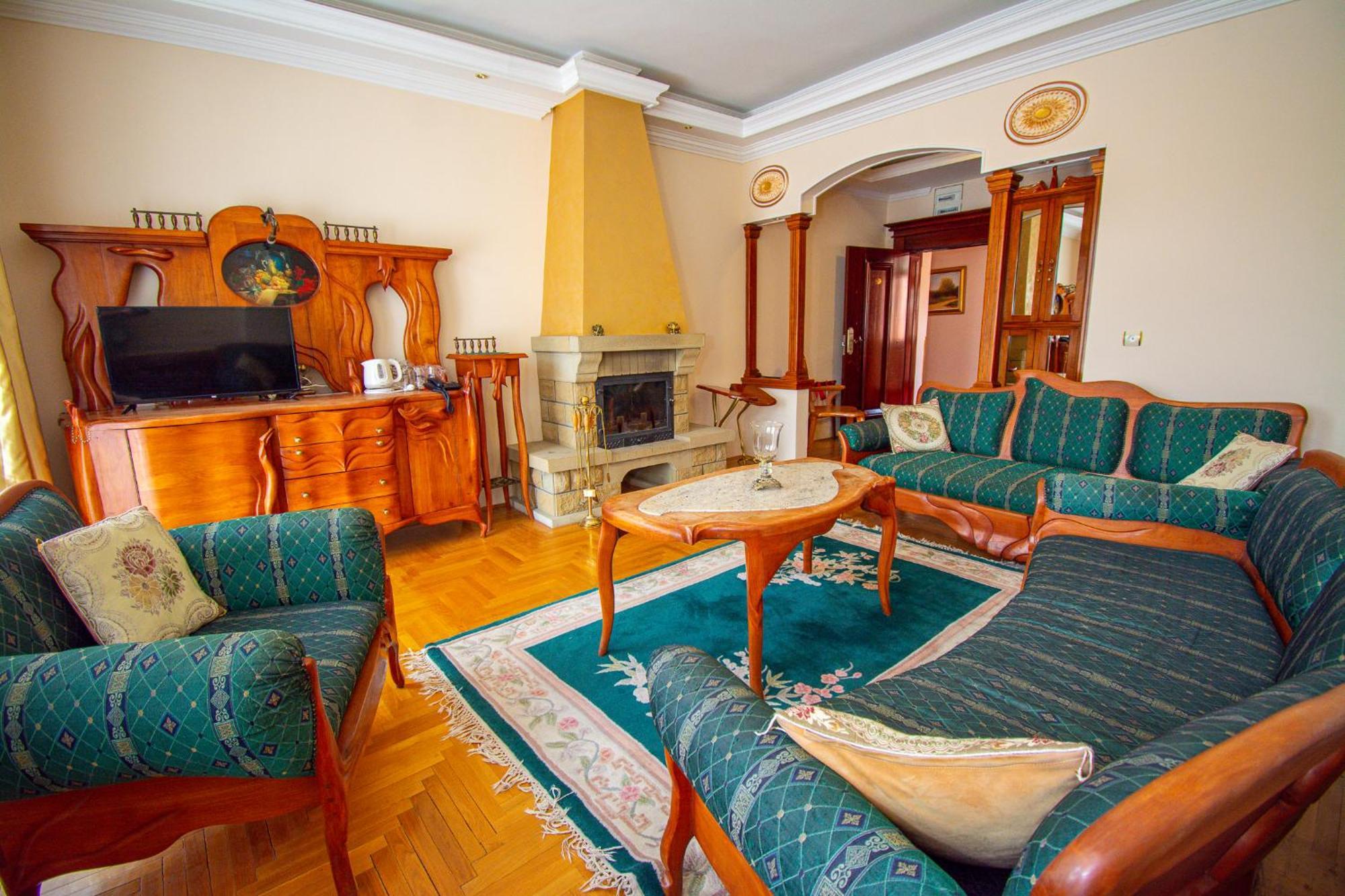 Hotel Villa Majur Subotica Bagian luar foto