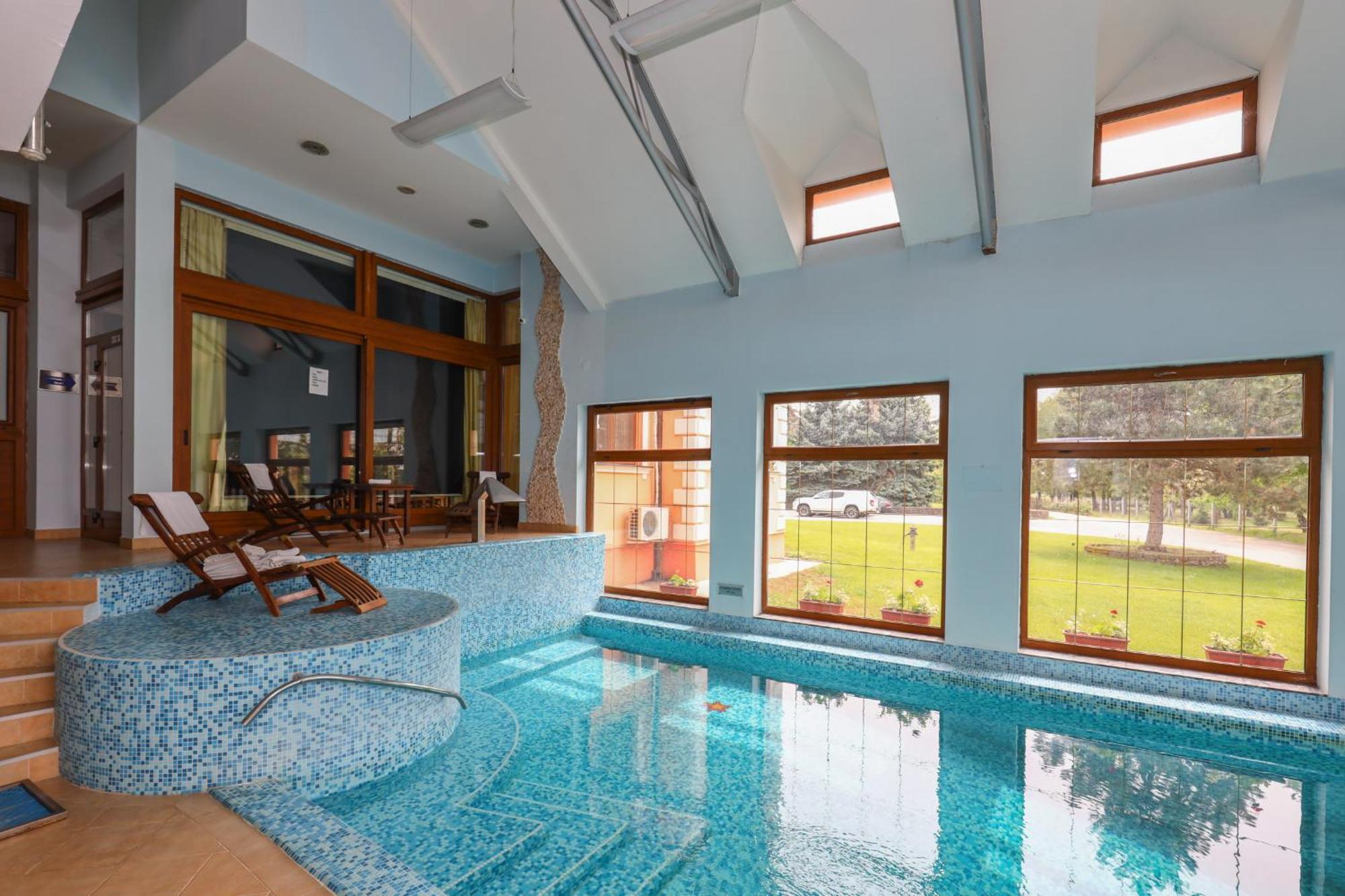 Hotel Villa Majur Subotica Bagian luar foto