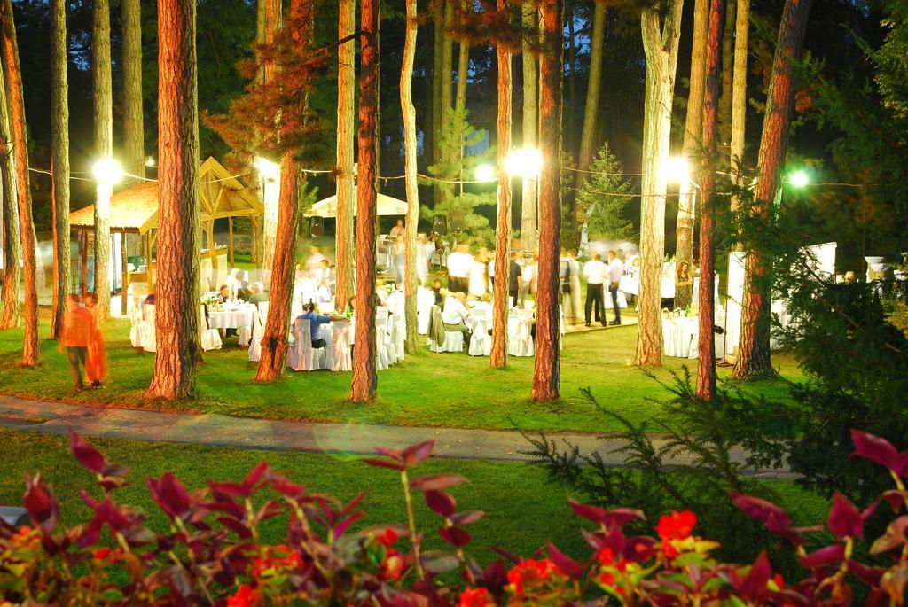 Hotel Villa Majur Subotica Bagian luar foto